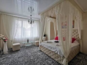Фото номера Улучшенные апартаменты Отель Monte-Kristo Hotel г. Каменец-Подольский 23