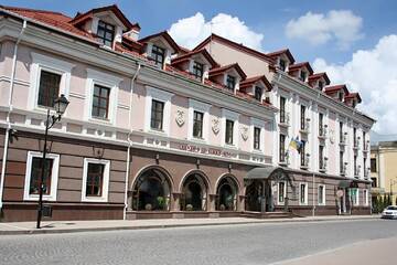 Фото Отель Reikartz Kamianets-Podilskyi г. Каменец-Подольский 2