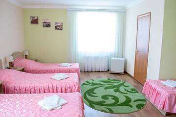 Фото номера Cемейный номер с собственной ванной комнатой Гостевой дом Guest House Stara Rus г. Каменец-Подольский 14