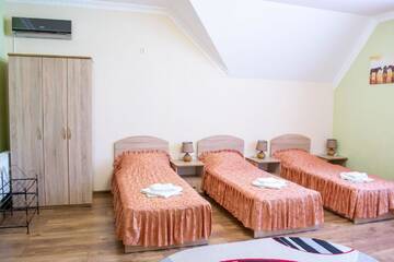 Фото номера Cемейный номер с собственной ванной комнатой Гостевой дом Guest House Stara Rus г. Каменец-Подольский 10
