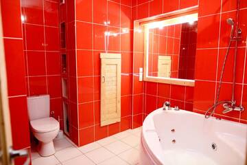 Фото номера Семейный люкс с балконом Хостелы Baron Munchausen Guest House г. Каменец-Подольский 6