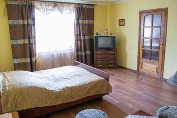 Фото номера Семейный номер с общей ванной комнатой Гостевой дом Guest House Cherepaha г. Каменец-Подольский 4