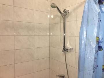 Фото номера Двухместный номер с 2 отдельными кроватями и ванной комнатой Гостевой дом Guest House KARTA г. Каменец-Подольский 4