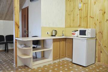 Фото номера Четырехместный номер с собственной ванной комнатой Отель Mini-hotel Yandrusi г. Каменец-Подольский 13