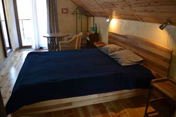 Фото номера Номер Делюкс с кроватью размера «king-size» Гостевой дом Romantic Guest House г. Каменец-Подольский 7