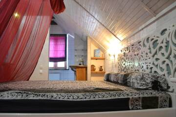 Фото Гостевой дом Romantic Guest House г. Каменец-Подольский 1