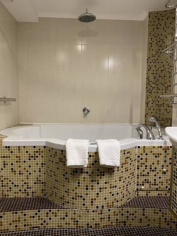 Фото номера Люкс, вид на сад Гостевой дом “Luxury House“in Old Town г. Каменец-Подольский 6