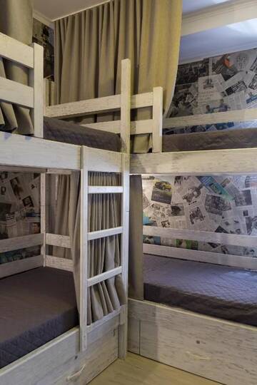 Фото номера Односпальная кровать в общем номере с 4 кроватями Хостелы Art house Hostel г. Каменец-Подольский 18