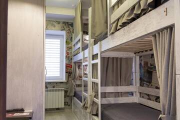 Фото номера Односпальная кровать в общем номере с 4 кроватями Хостелы Art house Hostel г. Каменец-Подольский 19