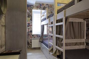 Фото номера Односпальная кровать в общем номере с 4 кроватями Хостелы Art house Hostel г. Каменец-Подольский 5