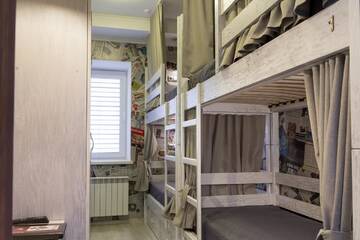 Фото номера Односпальная кровать в общем номере с 4 кроватями Хостелы Art house Hostel г. Каменец-Подольский 9