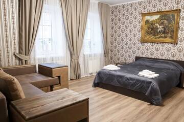 Фото номера Четырехместный номер с общей ванной комнатой Хостелы Art house Hostel г. Каменец-Подольский 2