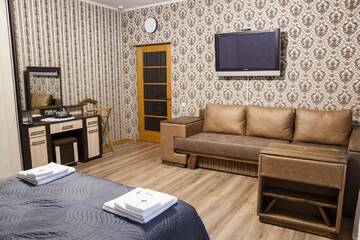 Фото номера Четырехместный номер с общей ванной комнатой Хостелы Art house Hostel г. Каменец-Подольский 3