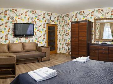 Фото номера Четырехместный номер с общей ванной комнатой Хостелы Art house Hostel г. Каменец-Подольский 4